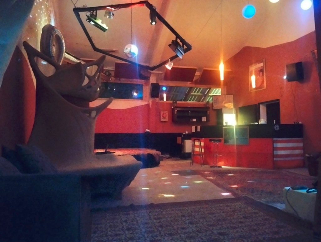 Info-Cafe & Bar